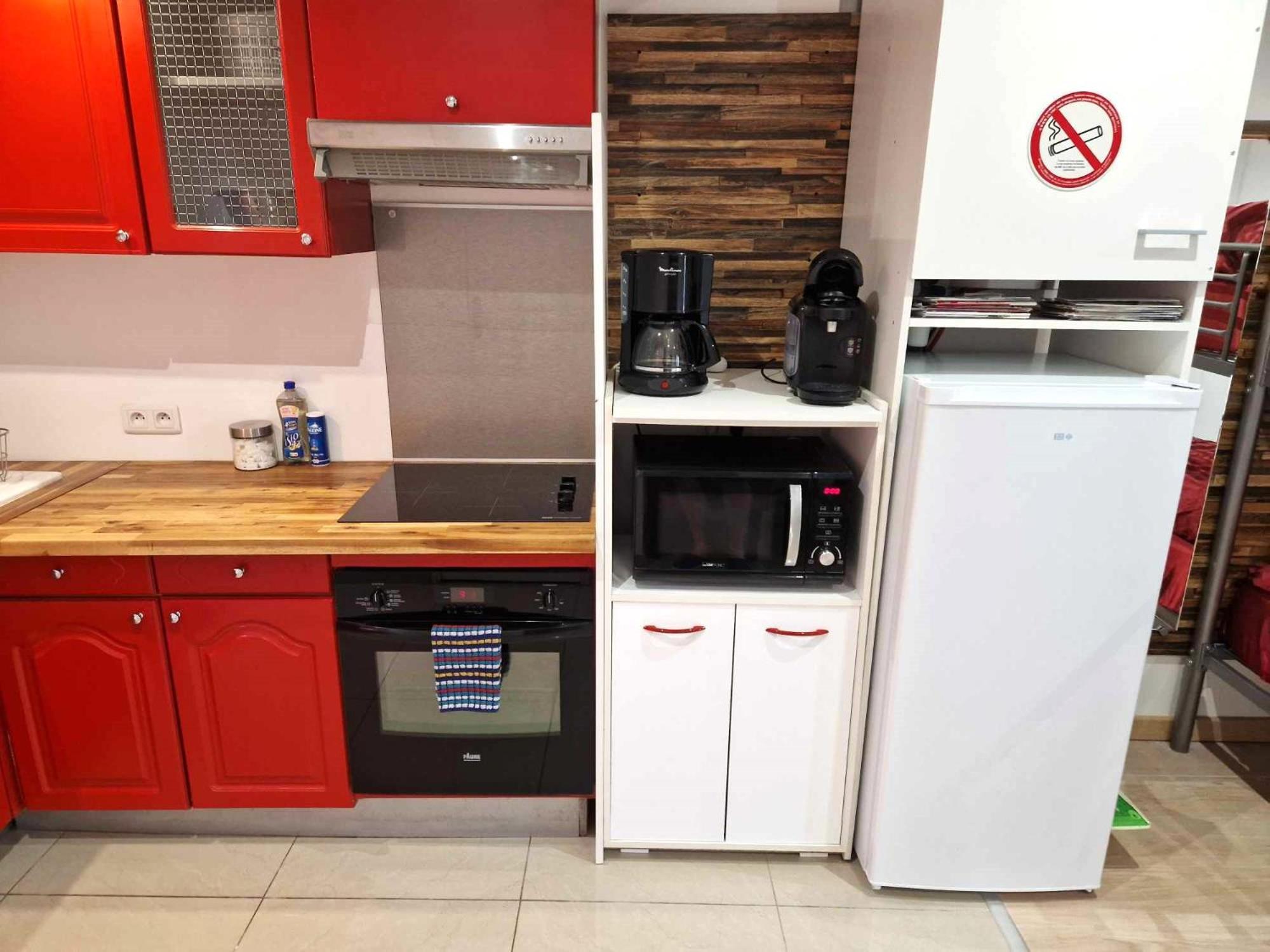 03 - Joli Studio Traversant Situe Au Rdc Avec 2 Lits, Tout Equipe Pour 1, 2 Ou 3 Personnes Maximum, Entree Independante Donnant Sur Parking Dont Une Place Est Reservee Devant La Porte, Grand Fourgon Possible Et Petit Jardin Sur L'Arriere Comme Une Ma Razac-sur-l'Isle Exterior photo